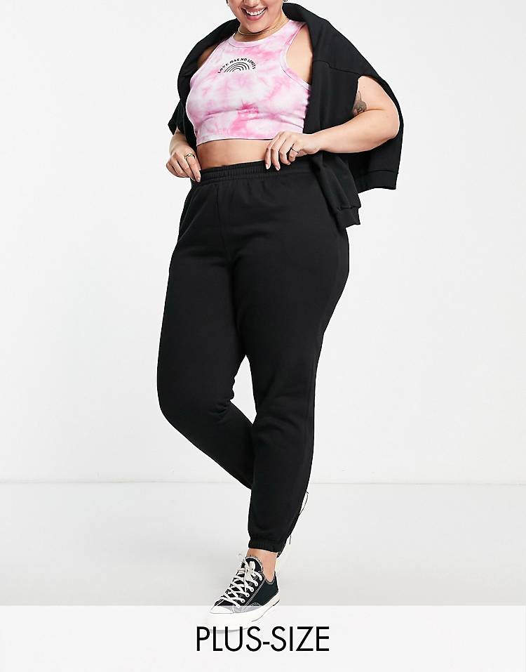 New Look Curve cuffed sweatpants in black